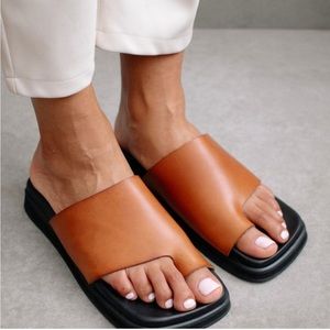 ALOHAS Brown and Black Sandals